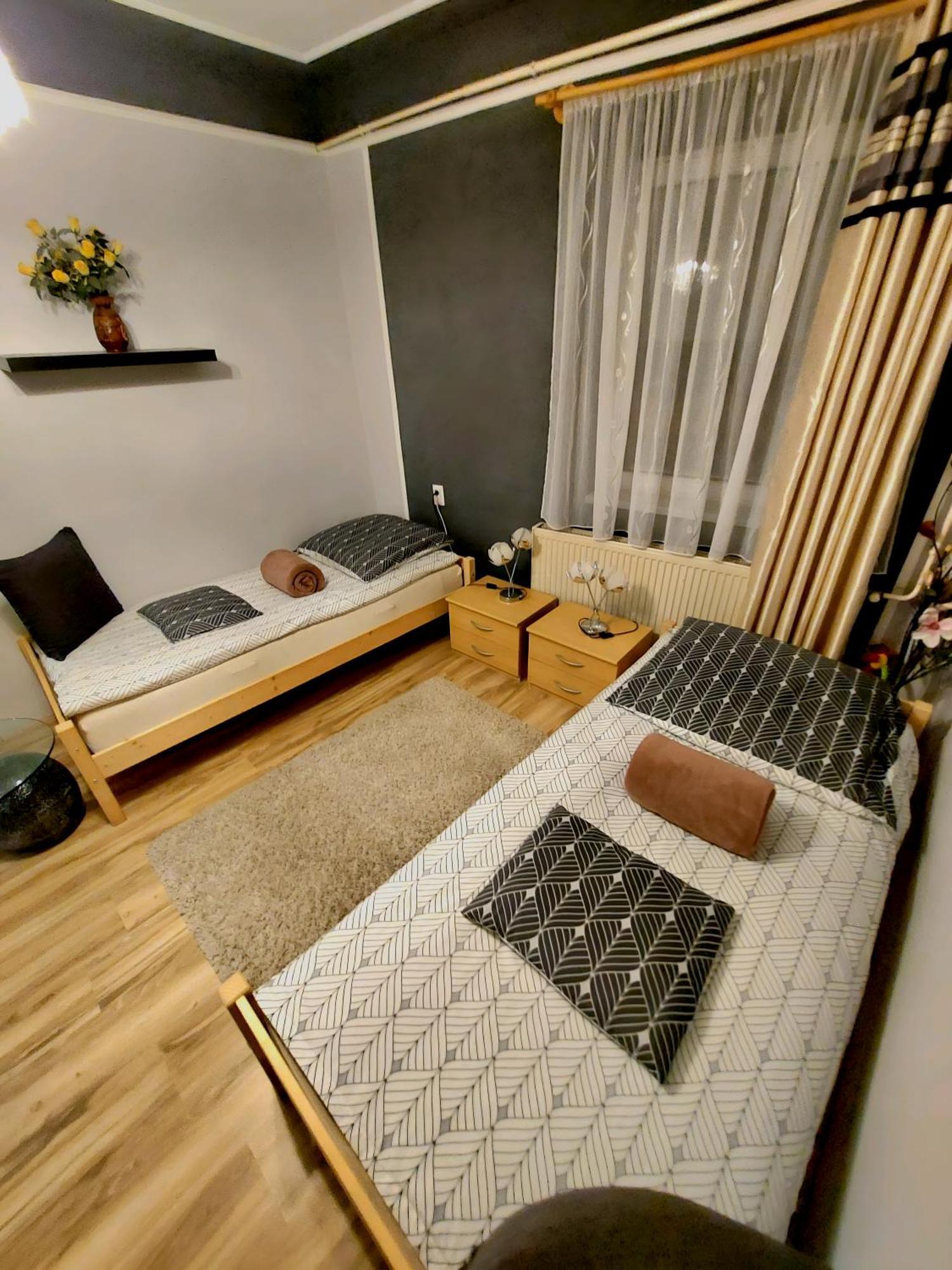 Kata Vendeghaz Apartment Sátoraljaújhely Екстериор снимка