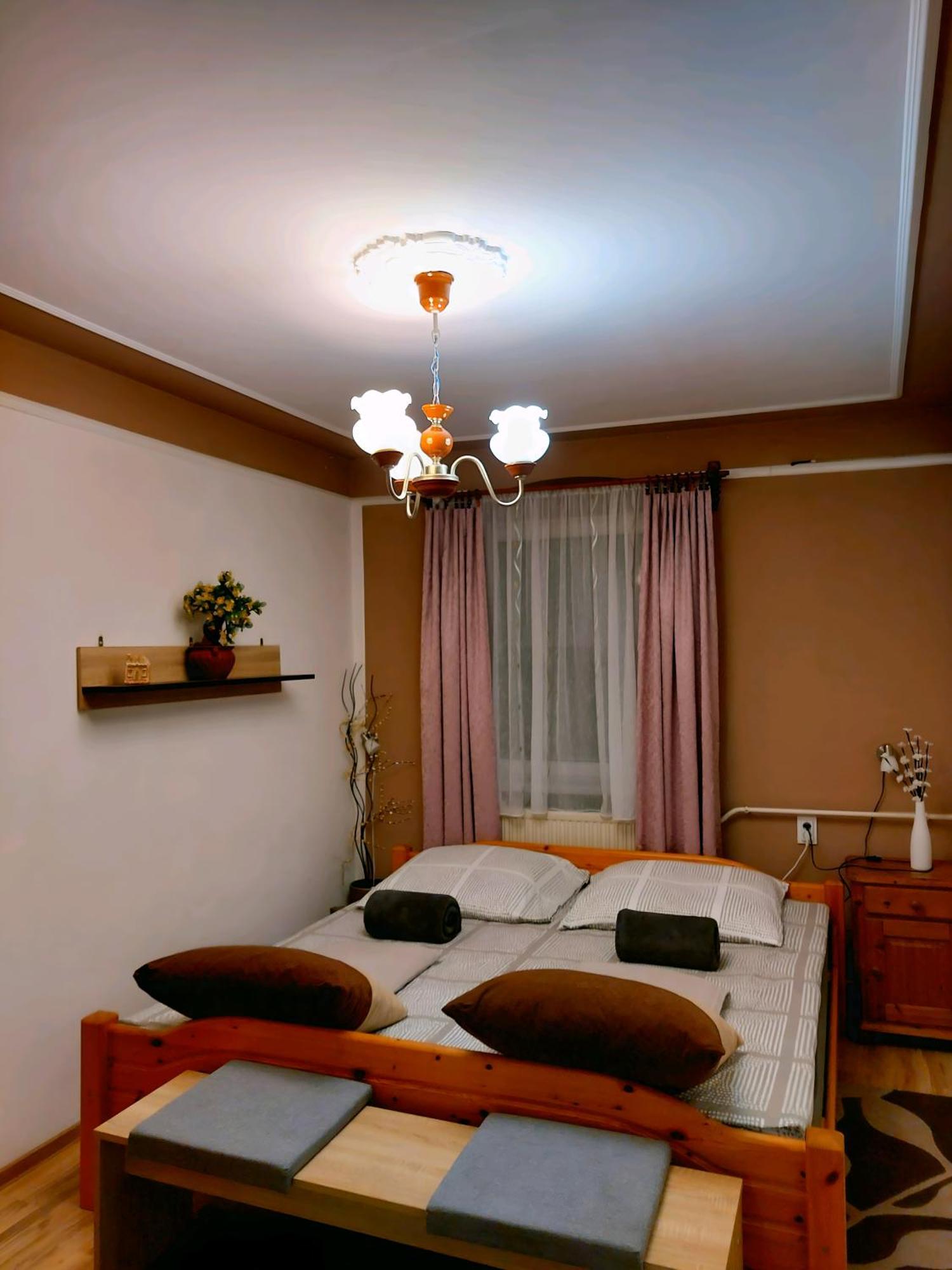 Kata Vendeghaz Apartment Sátoraljaújhely Екстериор снимка