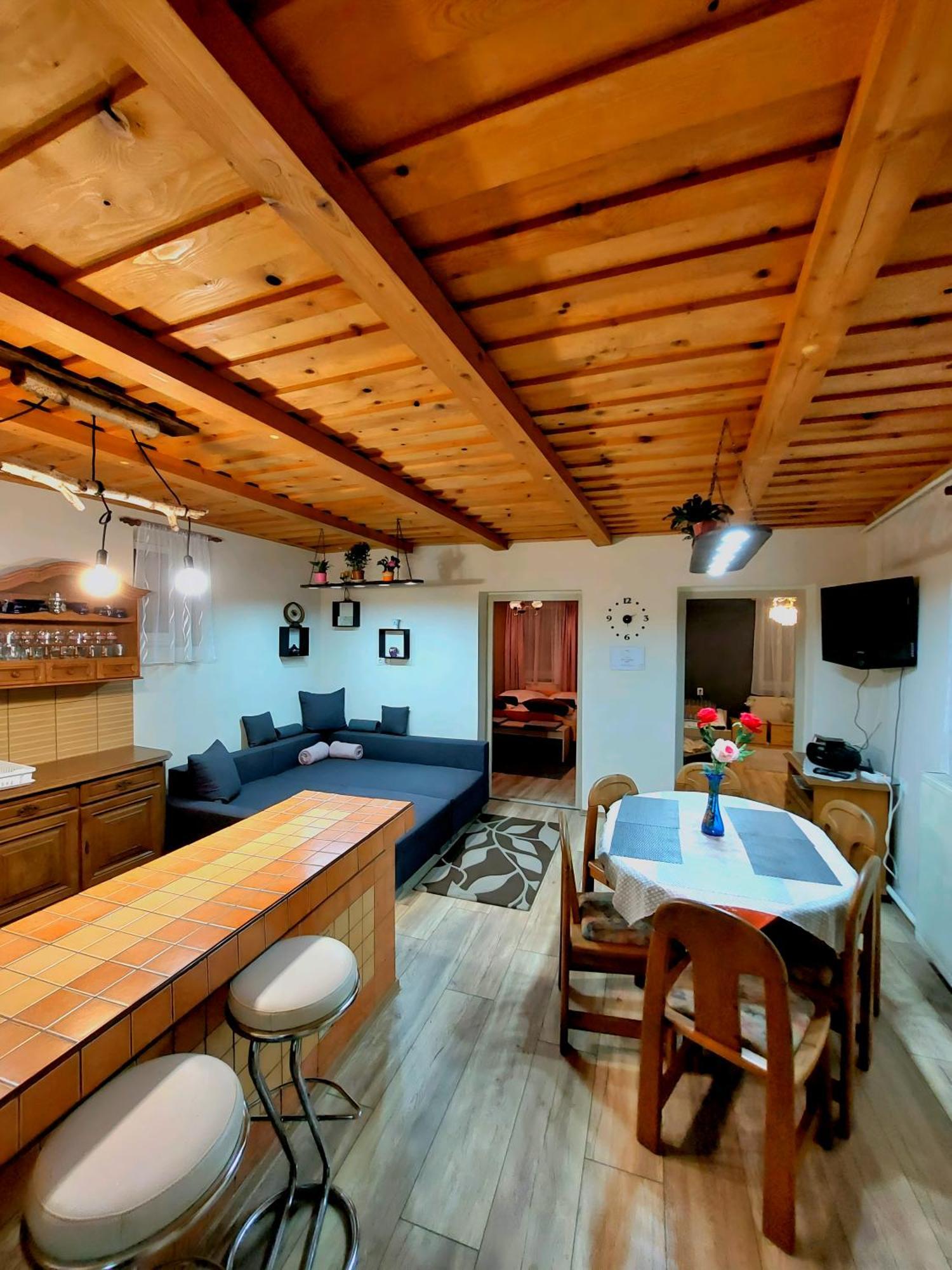 Kata Vendeghaz Apartment Sátoraljaújhely Екстериор снимка
